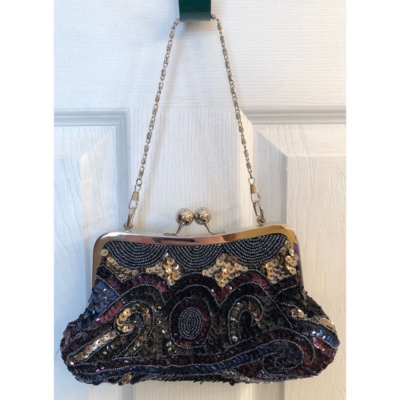 Handbags - Beaded Clasp Bag